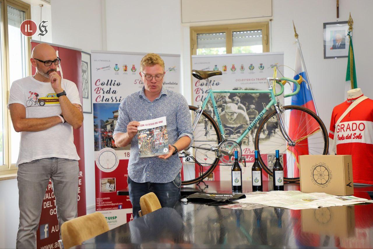 Le bici storiche corrono sul Collio, in 230 partono da San Floriano